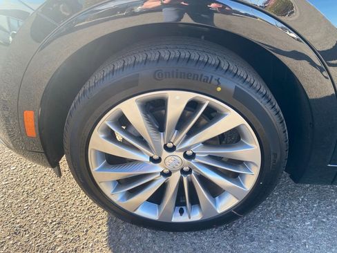 New 2025 Buick Envision Avenir image 10