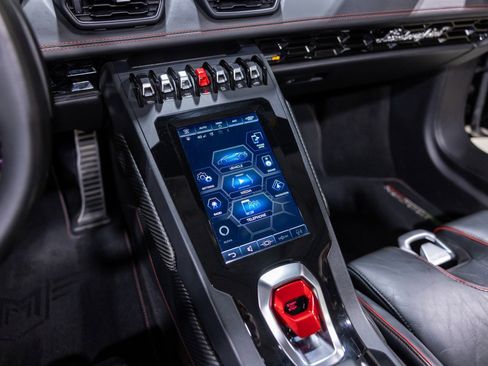 Used 2020 Lamborghini Huracan EVO image 42