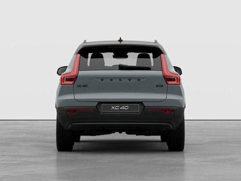New 2026 Volvo XC40 B5 Ultra w/ Protection Package Premier image 4
