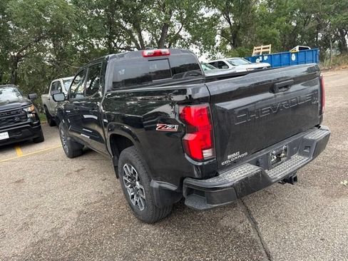 Used 2023 Chevrolet Colorado Z71 w/ Z71 Convenience Package 2 AWD/4WD image 6
