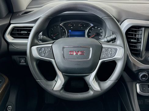 Used 2023 GMC Acadia SLE w/ Driver Convenience Package image 18