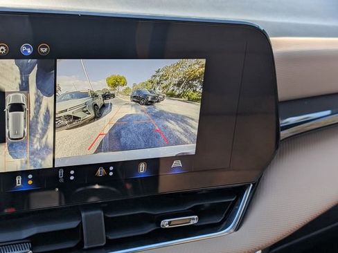 Used 2025 Chevrolet Equinox ACTIV w/ Safety and Technology Package image 27