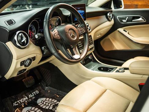 Used 2020 Mercedes-Benz GLA 250 4MATIC image 9