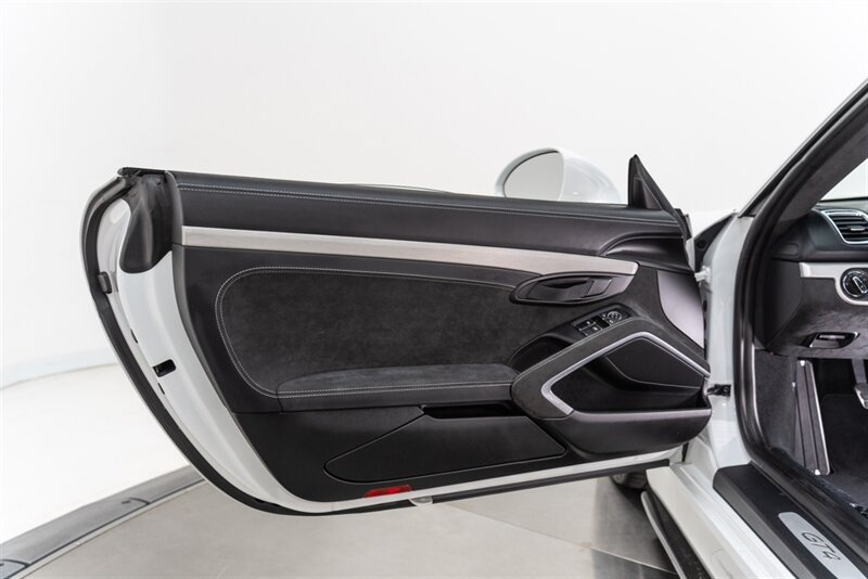 Used 2016 Porsche Cayman GT4 RWD image 79