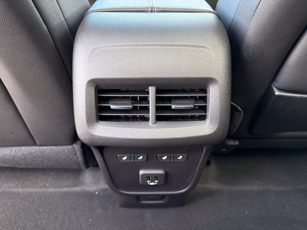 Used 2024 GMC Terrain Denali w/ Denali Premium Package AWD/4WD image 19