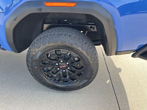 New 2026 GMC Canyon Elevation w/ Convenience Package image 15