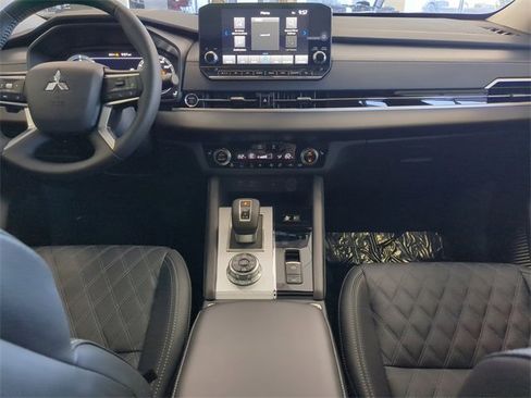 New 2025 Mitsubishi Outlander SEL image 18