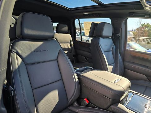 New 2026 GMC Yukon XL Denali w/ Denali Reserve Package image 11