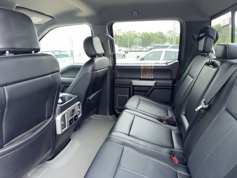 Used 2019 Ford F150 Lariat w/ Equipment Group 502A Luxury AWD/4WD image 11