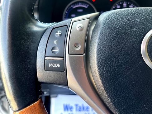 Used 2013 Lexus ES 300h image 23