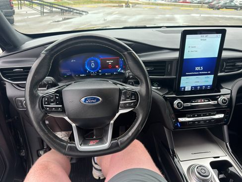 Used 2021 Ford Explorer ST w/ Equipment Group 401A image 9