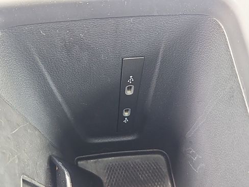 Used 2026 Volkswagen Tiguan SE AWD/4WD image 11