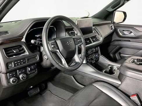 Used 2022 Chevrolet Tahoe Z71 w/ Luxury Package image 17