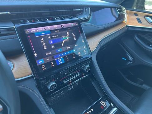 Used 2023 Jeep Grand Cherokee Summit image 33