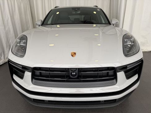 New 2026 Porsche Macan image 6