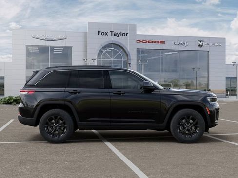 Used 2026 Jeep Grand Cherokee Altitude AWD/4WD image 21
