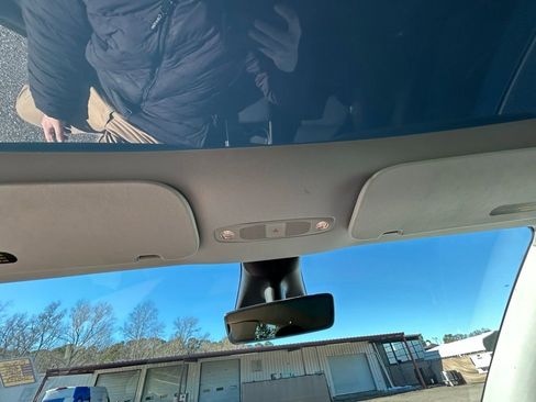 Used 2020 Tesla Model Y Long Range image 36