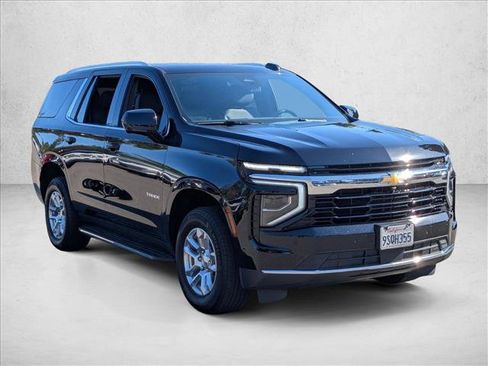 Used 2025 Chevrolet Tahoe LS RWD image 3