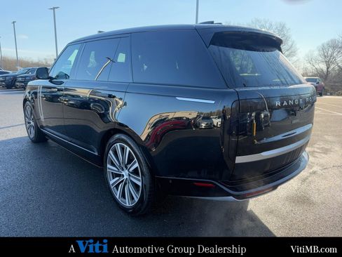 Used 2025 Land Rover Range Rover Long Wheelbase Autobiography image 6