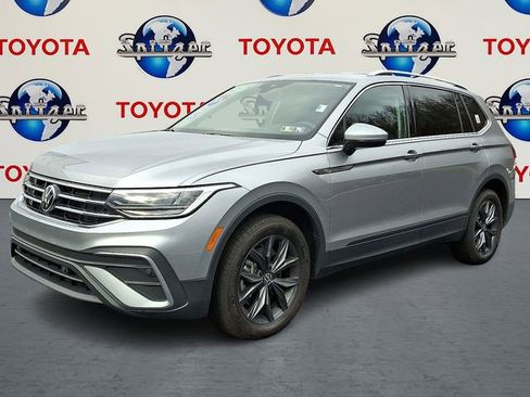 Used 2024 Volkswagen Tiguan SE image 3