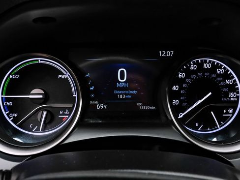 Used 2022 Toyota Camry XSE image 17