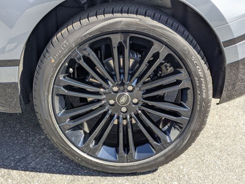 New 2026 Land Rover Range Rover Velar Dynamic SE image 10