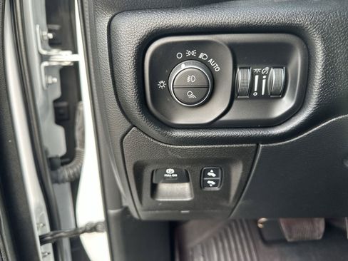 Used 2022 RAM 1500 Laramie w/ Sport Appearance Package AWD/4WD image 18