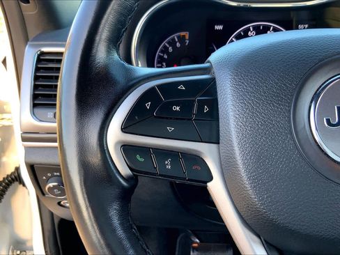 Used 2022 Jeep Grand Cherokee Limited image 23