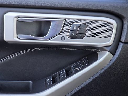 Used 2021 Ford Explorer Limited w/ Equipment Group 301A image 26