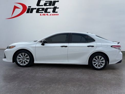 Used 2019 Toyota Camry LE FWD image 8