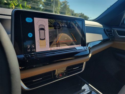 New 2026 Volkswagen Atlas Cross Sport SE image 30