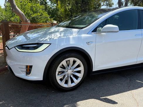 Used 2016 Tesla Model X 90D image 39
