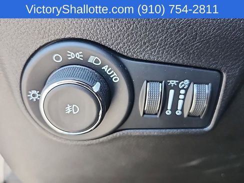 Used 2022 Jeep Compass Limited AWD/4WD image 13