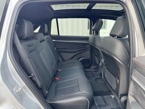 Used 2025 Jeep Wagoneer S Limited image 24