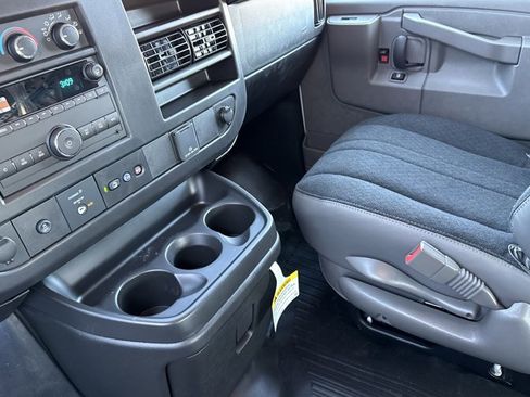 New 2025 GMC Savana 2500 Extended w/ Driver Convenience Package image 18