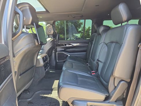 Used 2023 Jeep Wagoneer 2WD w/ Premium Group I image 13