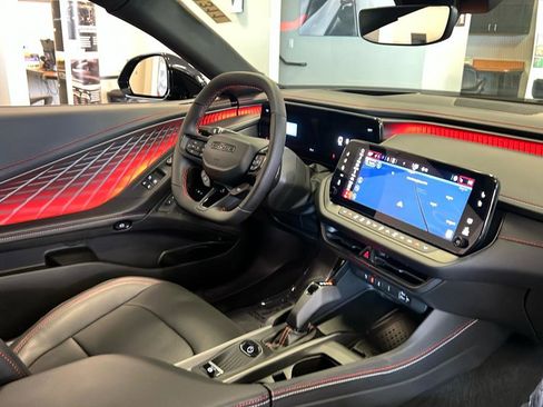 Used 2024 Dodge Charger R/T w/ Plus Group image 25