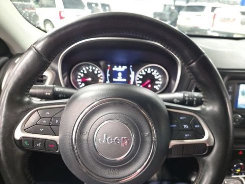 Used 2018 Jeep Compass Latitude w/ Cold Weather Group AWD/4WD image 16
