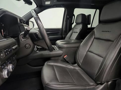 Used 2021 GMC Yukon Denali w/ Denali Premium Package AWD/4WD image 19