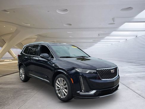 Used 2021 Cadillac XT6 Premium Luxury FWD image 1