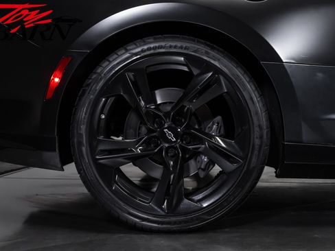 Used 2022 Chevrolet Camaro SS RWD image 11