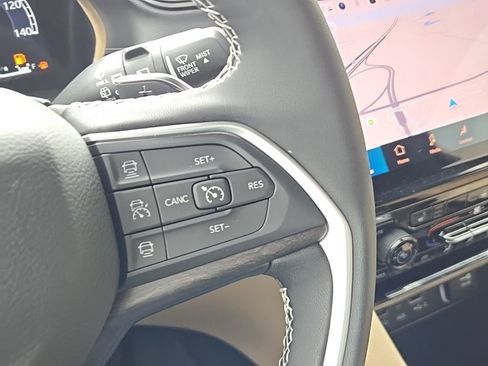 Used 2025 Jeep Grand Cherokee Limited w/ Trailer Tow Package image 26