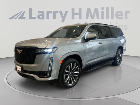 Used 2024 Cadillac Escalade ESV Sport AWD/4WD image 1