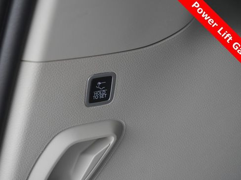 Used 2023 Jeep Wagoneer 4WD w/ Premium Group I image 8