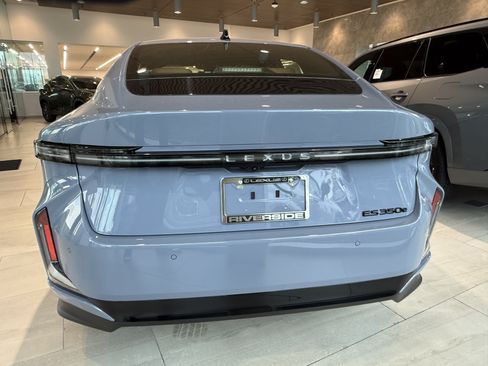 New 2026 Lexus ES 350e FWD image 11