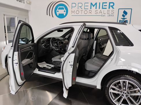 Used 2023 Audi Q3 2.0T Premium Plus w/ Premium Plus Package image 3