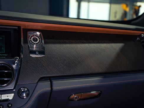 Used 2018 Rolls-Royce Wraith RWD image 35