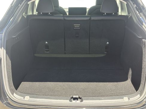 Used 2024 Tesla Model Y 2WD image 9