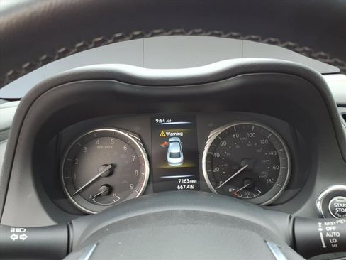 Used 2024 INFINITI Q50 Sensory image 16