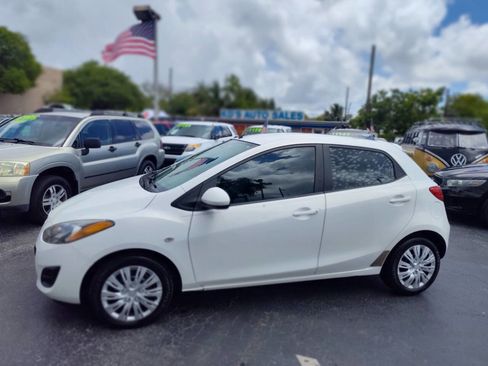 Used 2011 MAZDA MAZDA2 Sport image 2